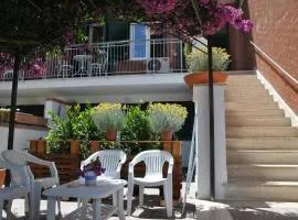 La Bouganville a 200 m dal mare