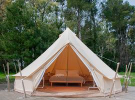 Poesis Park - Glamping, glamping site in Roca Vecchia