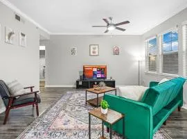 Elegant Escape 2BR 2BA Pool