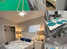 Sleeps 8 1k 2Q 1T w pool hockey ping-pong