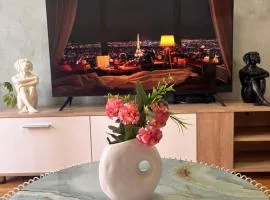 Ana Diamond Luxe Apartment