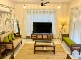 The Green Door Villa Varca Beach with Private pool