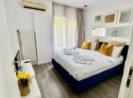 Metropole Apartments Romana Square