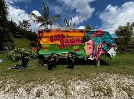 CASA KAYAM Residencia Artística & Alojamiento creativo, hotel a Guatapé