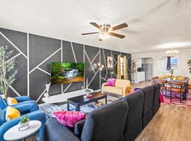 Cozy 4BD - Fire Pit & BBQ - 10 Min from Downtown, hotel in Lubbock