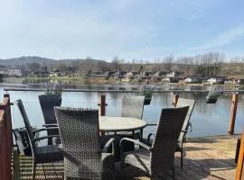 Gressingham 9 - South Lakes Leisure Village - lodge on the lake