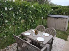 Studio avec jardin privatif, hotel in Argelès-sur-Mer