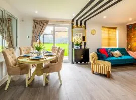 The Little Chinoiserie 2 bed house with large garden and only 7 min away from MK Central Rail station and City Centre