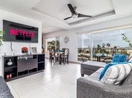 Ocean View, Amazing Sunsets, AC, Pool