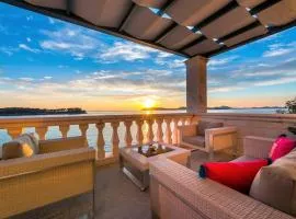 Luxurious Villa with Private Sea Access -Dubrovnik