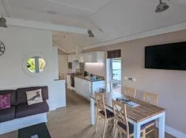 The Dochart Lodge with hot tub Braidhaugh Crieff