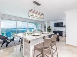 Amazing Ocean View, Heated Pools, Spas, Gym, Sauna