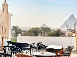 Amon Pyramids View Inn