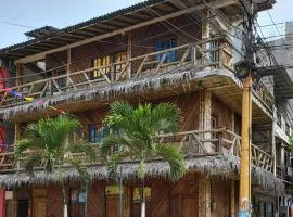 Hostal ElRojo Montañita