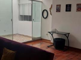 Depa Excelente Vintage, hotel in La Molina