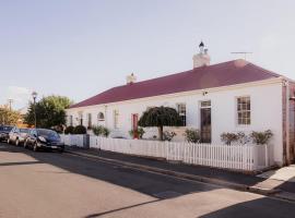 Georgian built Battery Point cottage, vila v destinaci Hobart