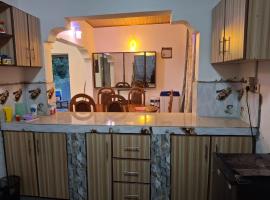 Highway Homes, hotel with hot tubs in Ithaithi