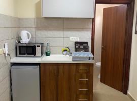 Guest house Циммер Дора, Мертвое море, haustierfreundliches Hotel in Neve Zohar