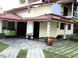 Peaceful Savannah Villa & Safari