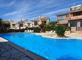 Eva Gardens corner house with stunning garden and huge swimming pool next to CORAL BAY