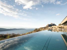 Stroblhof Lake Garda Active Family SPA Resort, hotel Gargnanóban