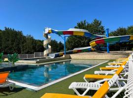 Camping Le Lizot - Aquatique Vacances, Hotel in Saint-Mandé-sur-Brédoire