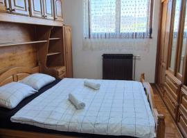 Stan na dan Teslić Centar, hotel v destinaci Teslić