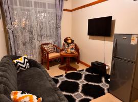 AMOz Little Nest, hotel con estacionamiento en Mbale