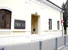 Nicii, hotel com estacionamento em Alba Iulia