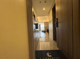 LCONDOTEL Serviced Apartment near MOA NAIA PITX with Pool Parking, Hotel in Manila