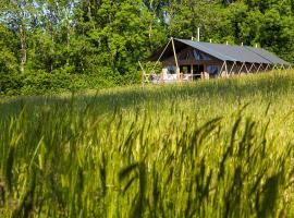 Brocklands Farm Glamping, luxury tent in Petersfield
