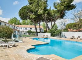Artemia Aigues-Mortes - Hotel avec piscine – hotel w mieście Aigues-Mortes