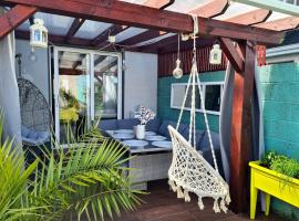 Cosy home with organic garden, hotel v destinaci Athenry