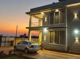 Aarvis House