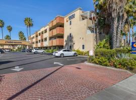 Comfort Inn & Suites Huntington Beach, hotel v destinaci Huntington Beach