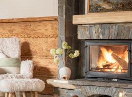 Willa Podhalanka Jacuzzi & sauna - drewniany dom dla 20 osób，位于比利但耶克的酒店