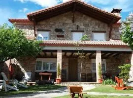 Spacious house in Navarredonda, mountain view