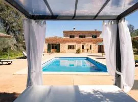 Villa with a Pool in Mallorca for 12 people villa can barajas