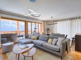 High-end apartment, private pool and spa