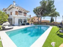 797 HOLIDAY RENTALS -Estilosa Villa en Benalmadena para 10