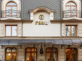GANZ HOTEL