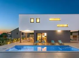 Deluxe villa with swimming pool, whirlpool on the roof terrace with a beautiful sea view - by TRAVELER tourist agency Krk ID 2125 I