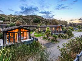 Mullion Cove Coastal Retreat, Ferienpark in Mullion