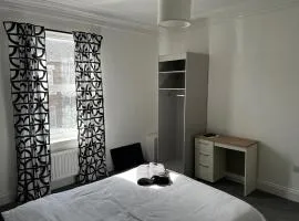 ResiLets - Ground Plessey Road Apt