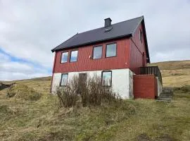 Charming 2BR Home with Sea and Mountain Views