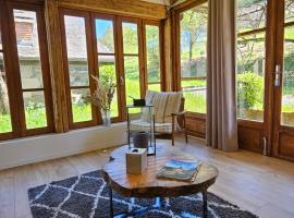 Maison de campagne à 15 minutes de Conques – hotel w mieście Conques-en-Rouergue