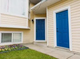 entire house THE BLUE DOOR with garage access