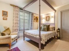 HORTUS HOUSE - Regency style apartment with attached parking