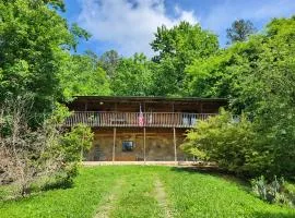 Busse's Roost Cozy Mountain House