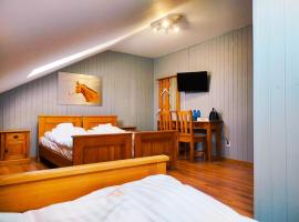 Restauracja Roleski Ranch & Hotel, hotel in Pinasy
